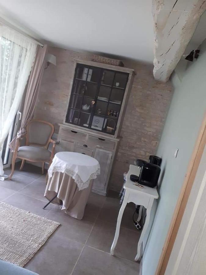 Отель Chez Gladys Et Ses Enfants Lain Экстерьер фото